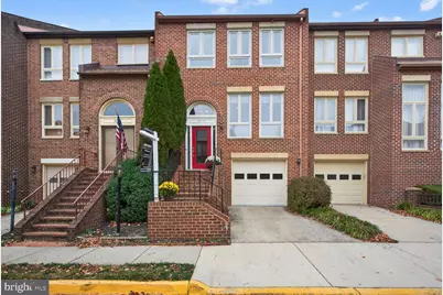 10172 Turnberry Place, Oakton, VA 22124 - Photo 1