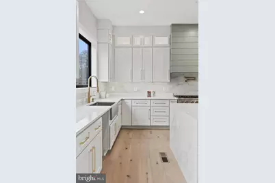 402 Marshall Road SW, Vienna, VA 22180 - Photo 20