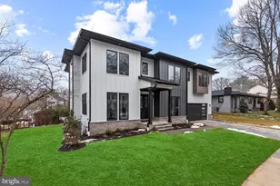 402 Marshall Rd SW, Vienna, VA 22180 - Photo 2