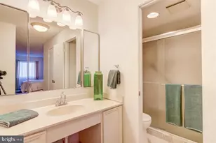 5902 Mt Eagle Dr, Alexandria, VA 22303 - Photo 8