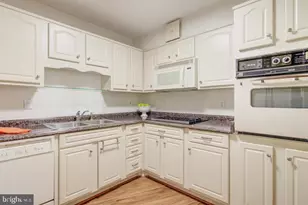 5902 Mt Eagle Dr, Alexandria, VA 22303 - Photo 4