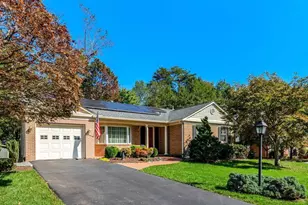 10822 Mt Vineyard Ct, Fairfax, VA 22032 - Photo 2