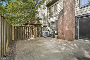 9611 Scotch Haven Dr, Vienna, VA 22181 - Photo 46