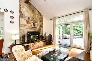 8312 Upper Spring Ln, Annandale, VA 22003 - Photo 10