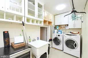 8312 Upper Spring Ln, Annandale, VA 22003 - Photo 34