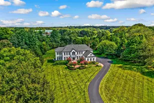401 Walker Rd, Great Falls, VA 22066 - Photo 2
