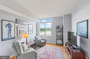 4490 Market Commons Dr, Fairfax, VA 22033 - Photo 20