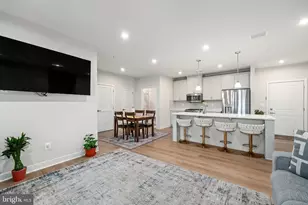 4395 Peach Lily Ln, Chantilly, VA 20151 - Photo 6