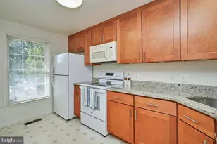 7616 Wood Mist Ln, Falls Church, VA 22043 - Photo 4