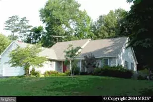 10900 Clara Barton Ct, Fairfax, VA 22032 - Photo 2