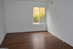 9715 Kings Crown Ct, Fairfax, VA 22031 - Photo 8