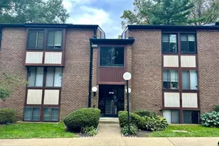 9715 Kings Crown Ct, Fairfax, VA 22031 - Photo 1
