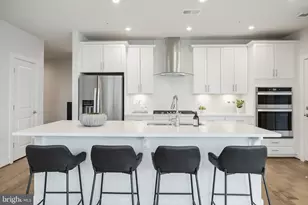 2320 Field Point Rd, Herndon, VA 20171 - Photo 2