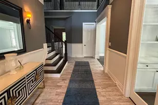 510 Walker St SW, Vienna, VA 22180 - Photo 2