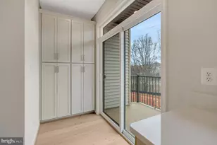 4321 Fountainview Dr, Fairfax, VA 22033 - Photo 6