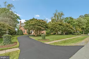 8306 Summerwood Dr, McLean, VA 22102 - Photo 4