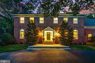 8306 Summerwood Dr, McLean, VA 22102 - Photo 2