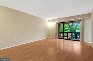 10208 Bushman Dr, Oakton, VA 22124 - Photo 4