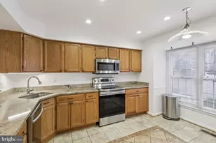 7673 Northern Oaks Ct, Springfield, VA 22153 - Photo 10