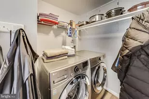 7472 Cross Gate Ln, Alexandria, VA 22315 - Photo 12