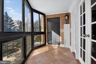 8360 Greensboro Dr, McLean, VA 22102 - Photo 18