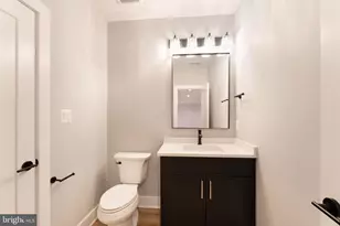 6908 Southridge Dr, McLean, VA 22101 - Photo 52