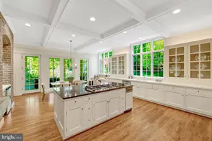 1110 Brook Valley Ln, McLean, VA 22102 - Photo 18