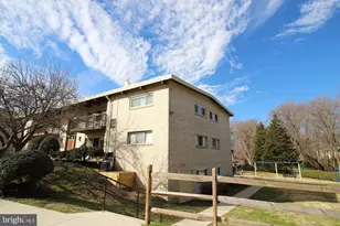 4969 Americana Dr, Annandale, VA 22003 - Photo 8