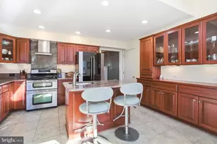 8623 Pappas Way, Annandale, VA 22003 - Photo 6