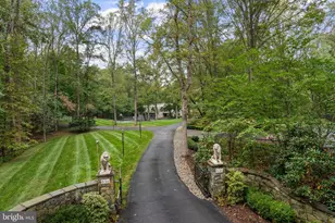 536 Springvale Rd, Great Falls, VA 22066 - Photo 2