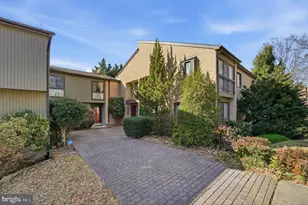 3152 Eakin Park Ct, Fairfax, VA 22031 - Photo 1
