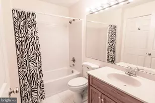 12103 Green Ledge Ct, Fairfax, VA 22033 - Photo 14