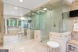 10205 Cedar Pond Dr, Vienna, VA 22182 - Photo 64