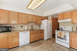 4916 Van Masdag Ct, Annandale, VA 22003 - Photo 6