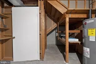 2477 Windbreak Dr, Alexandria, VA 22306 - Photo 34