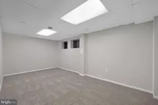 2477 Windbreak Dr, Alexandria, VA 22306 - Photo 32