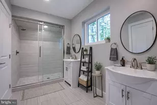 10900 Hunter Station Rd, Vienna, VA 22181 - Photo 40