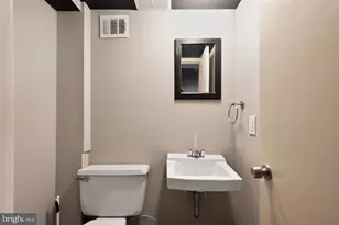 9909 Lakepointe Dr, Burke, VA 22015 - Photo 48