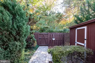 9909 Lakepointe Dr, Burke, VA 22015 - Photo 56