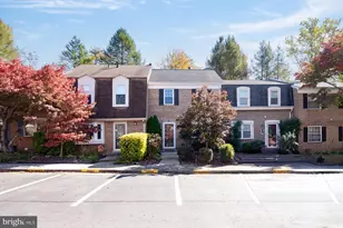 9909 Lakepointe Dr, Burke, VA 22015 - Photo 2