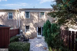 9909 Lakepointe Dr, Burke, VA 22015 - Photo 52