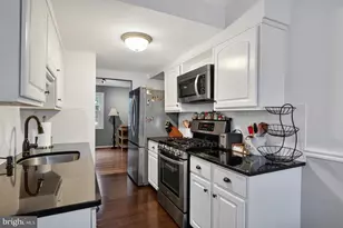 9909 Lakepointe Dr, Burke, VA 22015 - Photo 24