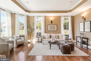 829 Golden Arrow St, Great Falls, VA 22066 - Photo 10