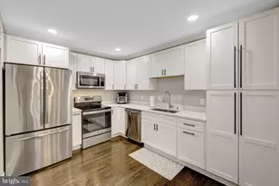 11110 Lakespray Way, Reston, VA 20191 - Photo 6