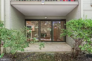 11721 Karbon Hill Ct, Reston, VA 20191 - Photo 8