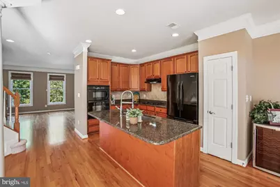 3852 Elmwood Towne Way, Alexandria, VA 22303 - Photo 12