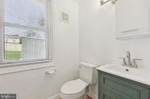 5824 Fifer Dr, Alexandria, VA 22303 - Photo 16