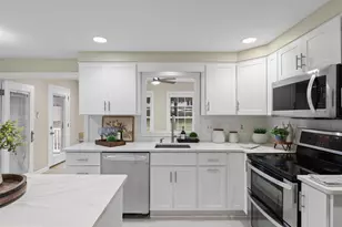 12133 Queens Brigade Dr, Fairfax, VA 22030 - Photo 10