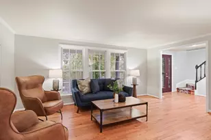 12133 Queens Brigade Dr, Fairfax, VA 22030 - Photo 4