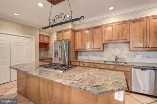 2082 Hunters Crest Way, Vienna, VA 22181 - Photo 6